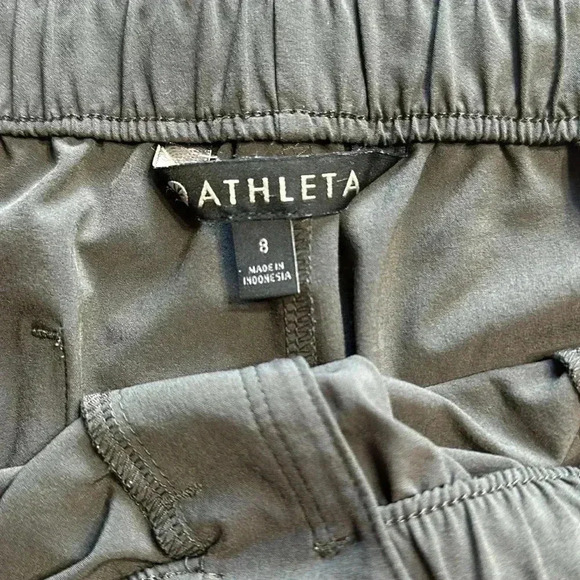 Athleta Skyline Olive Green Paperbag Waist Tie Shorts Size 8 - Picture 4 of 5